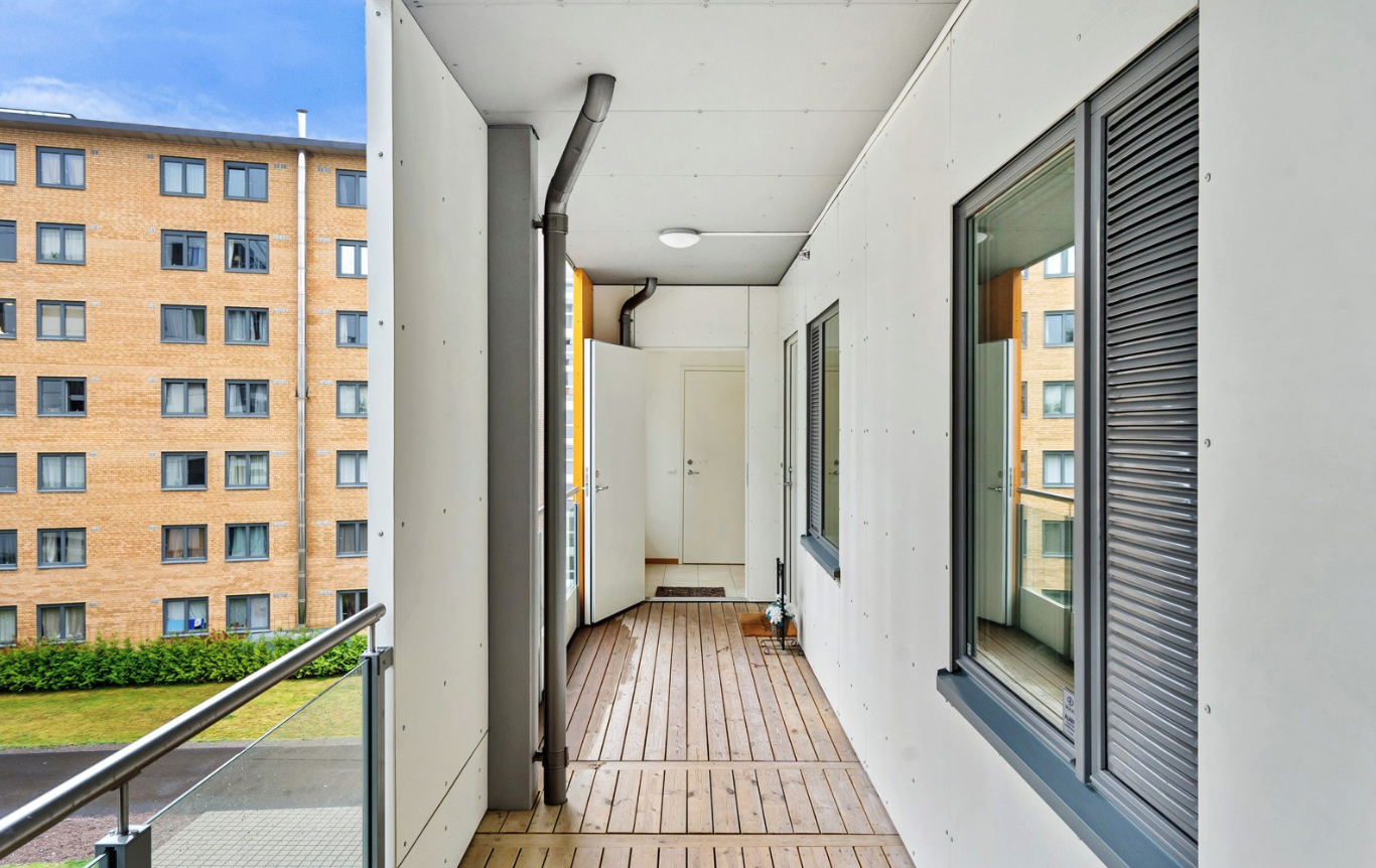 Svalgang med adkomst til endeleiligheten 